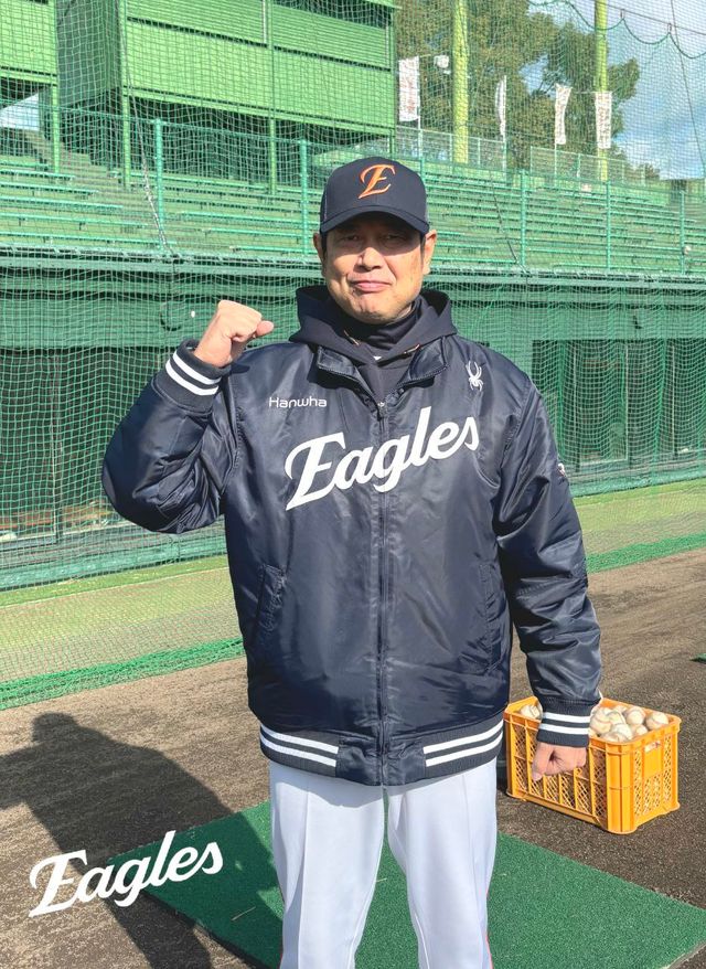 한화 이글스가 스프링캠프 기간 퓨처스팀 타격 인스트럭터로 사에키 다카히로를 영입했다. 한화 이글스