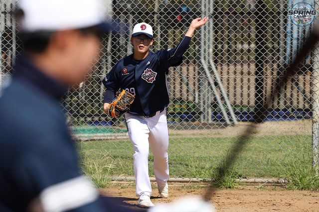 두산 베어스 투수 이병헌과 김택연이 이번 스프링캠프에서 동반으로 스플리터 장착에 도전한다. 두산 베어스