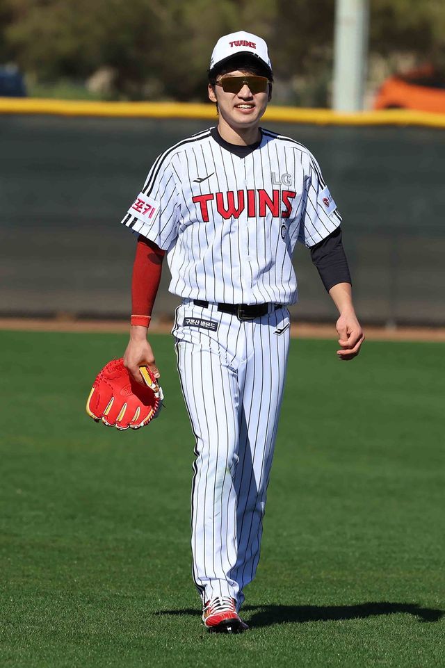 LG 외야수 박해민은 여전한 수비력은 물론, 타격 향상과 주장의 책임감까지 더해 다가올 2025시즌 반등을 예고했다. LG 트윈스