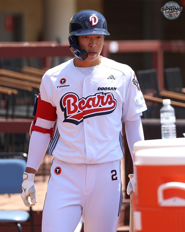 두산 베어스 외야수 김민석이 호주 블랙타운 스프링캠프 훈련에 임하고 있다. 두산 베어스