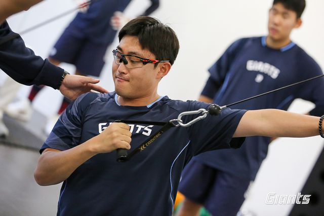 롯데 자이언츠 토종 에이스 박세웅이 지난달 25일부터 대만 타이난에서 시작된 소속팀의 1차 스프링캠프에서 순조롭게 시즌 개막에 맞춰 몸을 만들고 있다. 사진 롯데 자이언츠