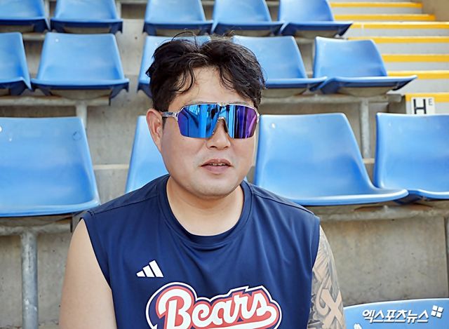 두산 베어스 주장 포수 양의지가 호주 블랙타운 스프링캠프에서 취재진과 만나 인터뷰에 응하고 있다. 블랙타운, 김근한 기자