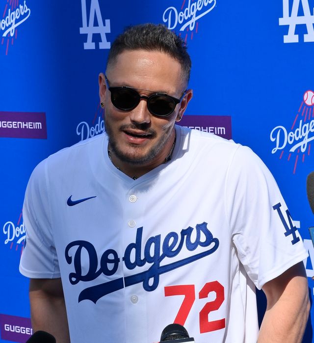 베테랑 내야수 로하스는 신예 사사키에게 11번을 양보하고 새 등번호로 72번을 선택했다. 사사키가 조금이나마 팀에 빠르게 스며들도록 그를 위해 배려했다. 연합뉴스 UPI