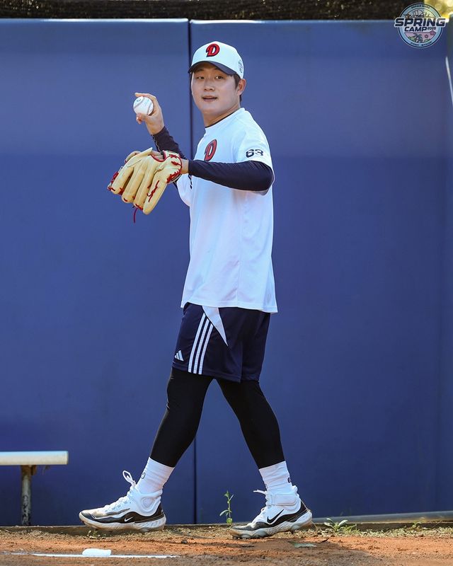 두산 베어스 투수 김택연이 호주 블랙타운 스프링캠프에서 훈련에 임하고 있다. 두산 베어스