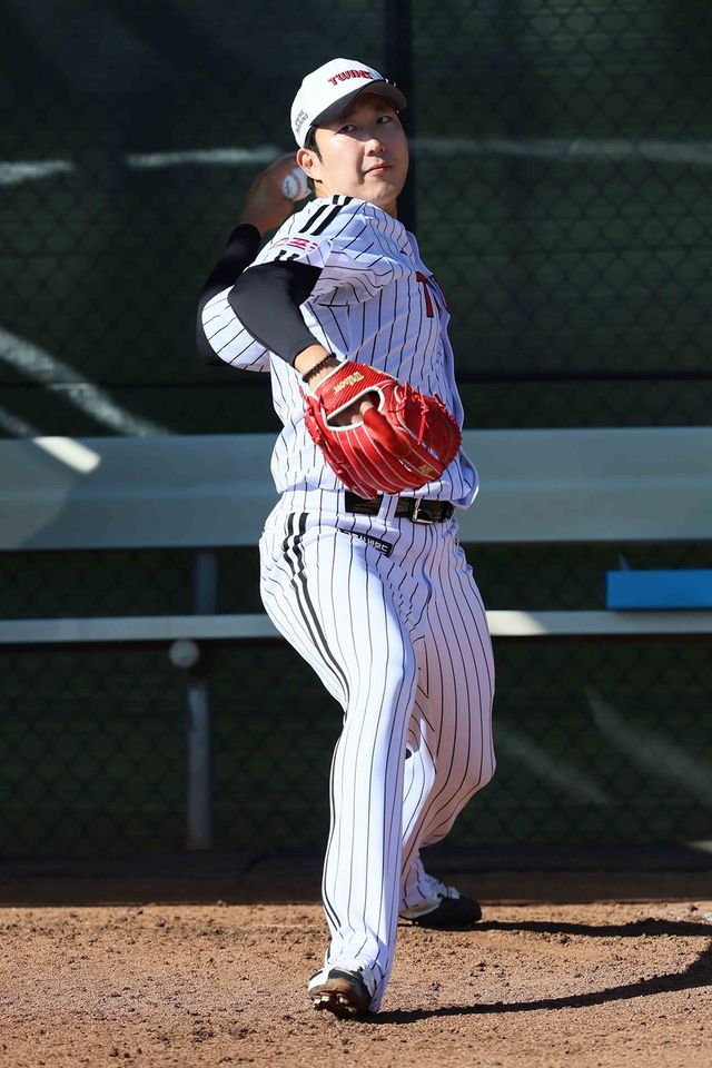 LG 트윈스 투수 손주영이 7일 미국 애리조나 스프링캠프에서 두 번째 불펜 투구를 소화했다. LG 트윈스