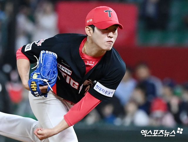 KIA 타이거즈 투수 김사윤이 2025시즌 연봉 4000만 원에 재계약 도장을 찍었다. 엑스포츠뉴스 DB