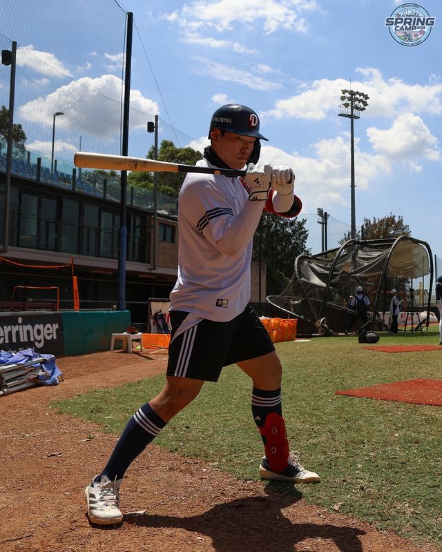 두산 베어스 외야수 강현구가 호주 블랙타운 스프링캠프에서 훈련을 소화하고 있다. 두산 베어스