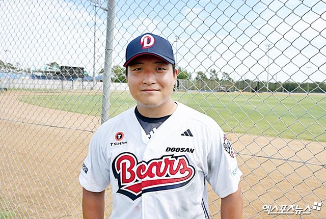 두산 베어스 투수 권휘가 호주 블랙타운 스프링캠프에서 인터뷰에 응하고 있다. 블랙타운, 김근한 기자