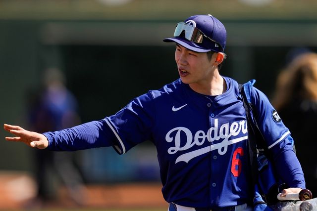 시범경기에서 부진하고 있는 LA 다저스 내야수 김혜성이 취재진과의 인터뷰를 통해 다저스가 아닌 다른 팀에 갔어도 도전이었을 것이라면서 적응을 통해 성취감을 얻는 게 중요하다고 강조했다. AP 연합뉴스