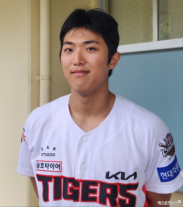 KIA 투수 이의리는 1일 킨 스타디움에서 열린 팀 훈련에 참가해 부상 이후 첫 라이브 투구를 진행했다. 벌써부터 최고 구속 146㎞을 기록하는 등 뛰어난 재활 페이스를 보여주고 있다. 오키나와, 박정현 기자