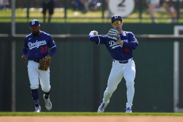 LA 다저스 내야수 김혜성이 1일 미국 애리조나주 글렌데일의 캐멀백 랜치에서 열린 2025 미국프로야구 메이저리그 LA 에인절스와의 시범경기에 교체 출전해 2타수 무안타 2삼진을 기록했다. 김혜성의 시범경기 타율은 0.083에서 0.071로 떨어졌다. AP 연합뉴스