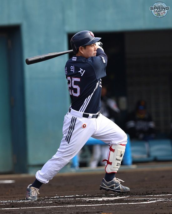 두산 베어스 캡틴 양의지가 1일 오릭스전에서 3회 초 달아나는 솔로 홈런을 쏘아 올렸다. 두산 베어스 