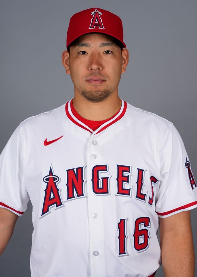 LA 에인절스 기쿠치 유세이가 미국 애리조나주 글렌데일의 캐멀백 랜치에서 열린 2025 미국프로야구 메이저리그 LA 다저스와의 시범경기에 선발투수로 등판했다. AP 연합뉴스