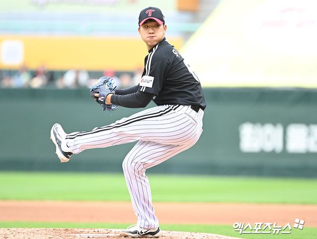 LG 투수 우강훈은 9일 수원KT위즈파크에서 열린 '2025 신한 SOL Bank KBO 시범경기' KT와 시범경기에 구원 등판했다. 제구 난조에 발목잡혀 0이닝 4실점 2자책점을 기록했다. 엑스포츠뉴스 DB