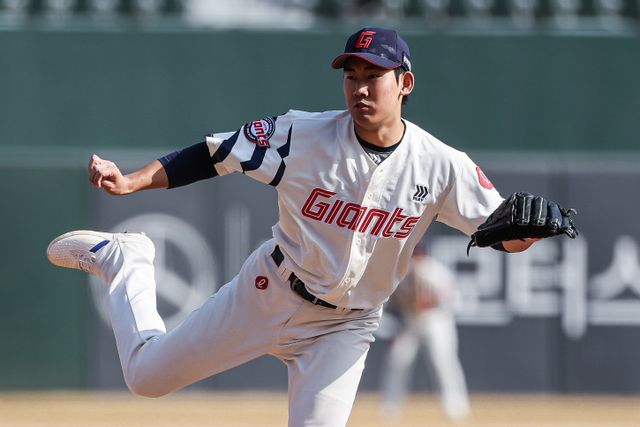롯데 투수 박세현은 11일 사직구장에서 열린 '2025 신한 SOL Bank KBO 시범경기' LG전에서 8회초 구원 등판했다. ⅔이닝 무실점, 최고 구속 148㎞을 기록하며 승리 투수가 됐다. 롯데 자이언츠