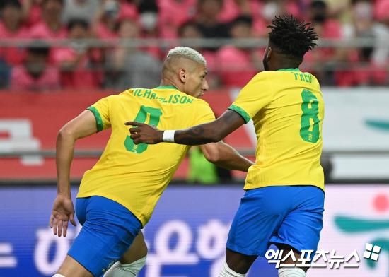 토트넘 팬 매체 '토트넘 홋스퍼 뉴스'는 10일(한국시간) 토트넘이 전력 외 자원으로 추락한 공격수 히샬리송을 이적료의 10분의 1 가격으로 매각하려 한다고 보도했다.&nbsp;엑스포츠뉴스DB