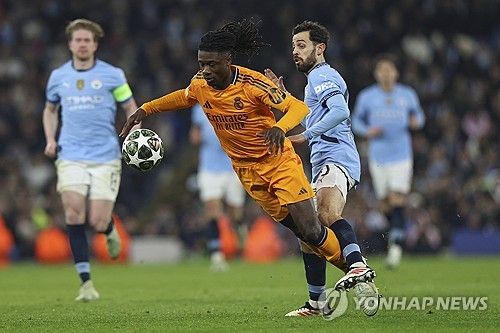 스카이스포츠 독일이 11일(한국시간) 맨체스터 시티가 여름 이적시장에 카마빙가 영입에 관심을 가지고 있다고 보도했다.&nbsp;연합뉴스