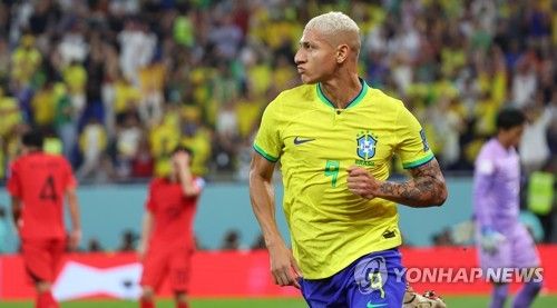 토트넘 팬 매체 '토트넘 홋스퍼 뉴스'는 10일(한국시간) 토트넘이 전력 외 자원으로 추락한 공격수 히샬리송을 이적료의 10분의 1 가격으로 매각하려 한다고 보도했다.&nbsp;연합뉴스