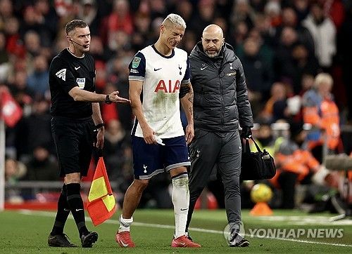 토트넘 팬 매체 '토트넘 홋스퍼 뉴스'는 10일(한국시간) 토트넘이 전력 외 자원으로 추락한 공격수 히샬리송을 이적료의 10분의 1 가격으로 매각하려 한다고 보도했다.&nbsp;연합뉴스