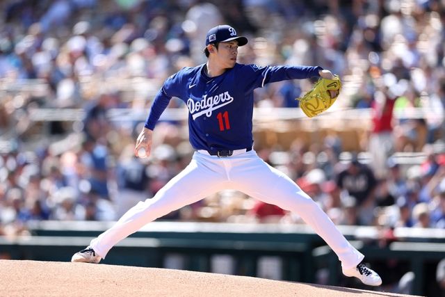 LA 다저스 우완투수 사사키 로키가 오는 19일 일본 도쿄돔에서 열리는 2025 미국프로야구 메이저리그 컵스와의 정규시즌 개막 2연전 '도쿄시리즈' 2차전에 선발투수로 등판한다. 사사키는 12일 클리블랜드 가디언스와의 시범경기에 선발 등판해 4이닝 무실점을 기록하면서 기대감을 높였다. AFP 연합뉴스