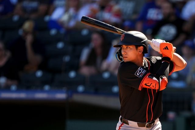 샌프란시스코 자이언츠 외야수 이정후가 12일 미국 애리조나주 스코츠데일에 위치한 스코츠데일 스타디움에서 열린 2025 미국프로야구 메이저리그 애슬레틱스와의 시범경기에 3번타자 겸 중견수로 선발 출전해 3타수 1안타 1득점을 기록했다. AP 연합뉴스