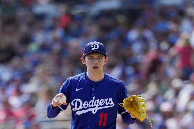 LA 다저스 우완투수 사사키 로키가 오는 19일 일본 도쿄돔에서 열리는 2025 미국프로야구 메이저리그 컵스와의 정규시즌 개막 2연전 '도쿄시리즈' 2차전에 선발투수로 등판한다. 사사키는 12일 클리블랜드 가디언스와의 시범경기에 선발 등판해 4이닝 무실점을 기록하면서 기대감을 높였다. AP 연합뉴스