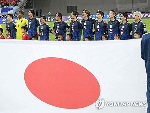 일본축구협회는 13일 공식 홈페이지를 통해 3월 A매치에 나설 일본 축구 대표팀 명단을 발표했다.&nbsp; 일본은 오는 20일 오흐 7시 35분과 25일 같은 시각 모두 일본 사이타마에 있는 사이타마 스타디움에서 바레인과 사우디아라비아와 2026 국제축구연맹(FIFA) 북중미 월드컵(캐나다-미국-멕시코 공동개최) 아시아 지역 3차 예선 C조 7~8차전을 치른다.&nbsp;연합뉴스
