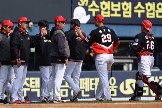 KIA 타이거즈가 13일 잠실 두산전에서 4-1로 승리해 시범경기 2연승을 내달렸다. KIA 타이거즈