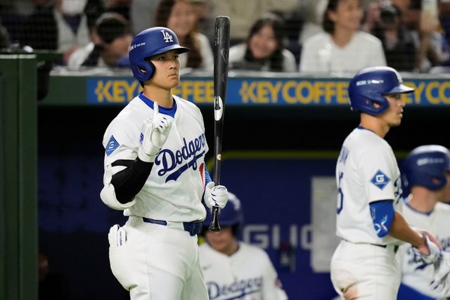 LA 다저스가 18~19일 일본 도쿄돔에서 열리는 2025 미국프로야구 메이저리그 시카고 컵스와의 정규시즌 개막 시리즈 도쿄시리즈를 소화한다. 이번 개막 시리즈에서 가장 많은 관심을 받고 있는 오타니는 2경기 모두 지명타자로 나설 계획이다. AP 연합뉴스
