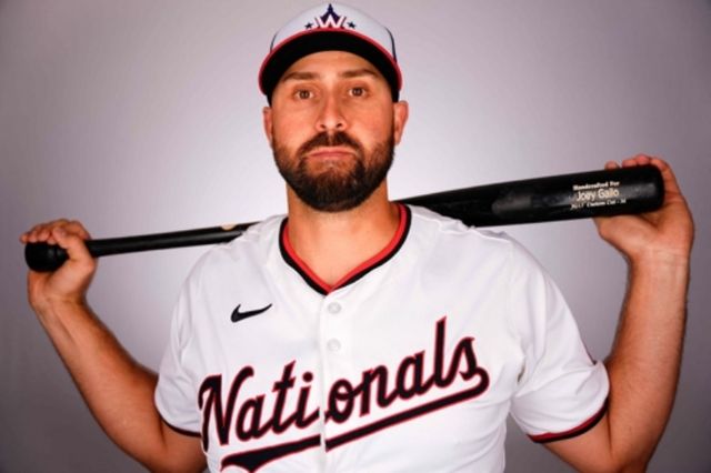 빅리그 통산 208홈런을 기록한 좌타 거포 조이 갈로가 17일 자신의 SNS를 통해 투수 전향을 선언했다. 자신의 외야 수비 영상을 게재하면서 외야에서 보낸 시간이 즐거웠다고 밝혔다. AFP 연합뉴스