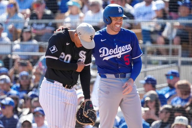 LA 다저스 프레디 프리먼이 18일과 일본 도쿄돔에서 열리는 2025 미국프로야구 메이저리그 정규시즌 개막 2연전 도쿄시리즈 첫 경기에 선발 출전할 예정이었으나 경기 개시를 앞두고 라인업에서 빠졌다. AP 연합뉴스