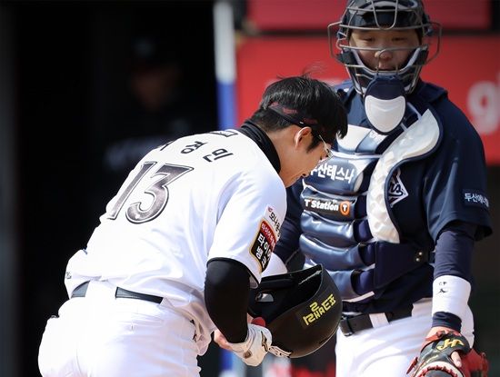 KT 위즈 내야수 허경민이 지난 17일 수원 두산전에서 처음으로 친정 팀과 만나 1안타 1타점 1득점으로 활약했다. KT 위즈