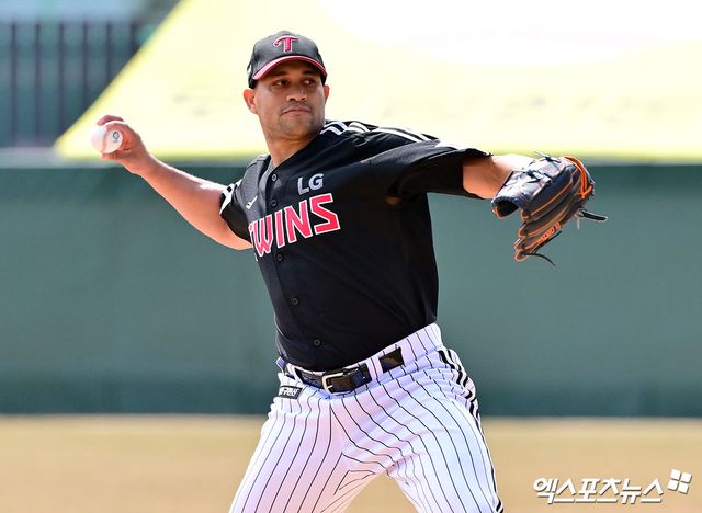 LG 투수 치리노스는 오는 22일 잠실구장에서 열릴 '2025 신한 SOL Bank KBO 리그' 롯데와 개막전에 선발 등판할 계획이다. 올 시즌 팀의 1선발로서 많은 기대를 받고 있다. 엑스포츠뉴스 DB
