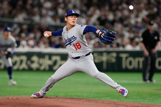 LA 다저스 투수 야마모토 요시노부가 18일 일본 도쿄돔에서 열린 2025 메이저리그 도쿄시리즈 개막전 시카고 컵스전에 선발 등판해 5이닝 1실점을 기록했다. AP 연합뉴