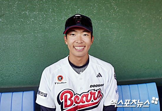 두산 베어스 외야수 김민석이 2일 구춘대회 롯데전에서 처음 친정 팀을 만나 3안타 맹타를 휘두르며 팀 승리를 이끌었다. 미야자키, 김근한 기자