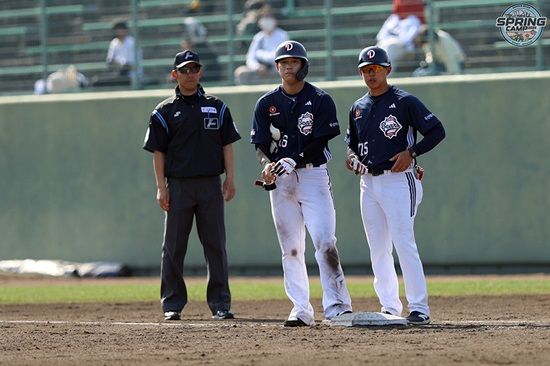 두산 베어스 내야수 박준영이 1일 오릭스전에 선발 출전해 3타수 2안타 1타점으로 팀의 10대 6 승리에 힘을 보탰다. 두산 베어