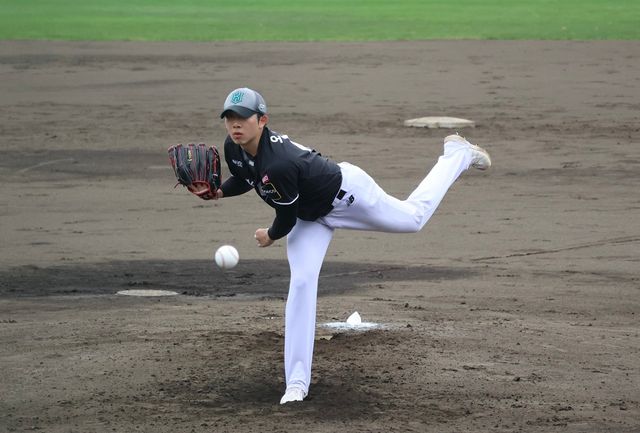 KT 투수 오원석은 2일 기노자구장에서 열린 LG전에서 선발 등판했다. 3이닝 무실점 빼어난 투구로 눈길을 끌었다. KT 위즈