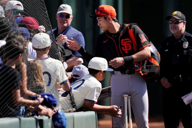 샌프란시스코 자이언츠 외야수 이정후가 이르면 22일 클리블랜드 가디언스전에 복귀할 전망이다. 밥 멜빈 샌프란시스코 감독은 20일 취재진과 만나 이정후가 22일 복귀할 수 있을 것이라고 얘기했으며, 28일 정규시즌 개막전에 출전할 수 있도록 이정후에게 충분한 시간을 주겠다고 전했다. AP 연합뉴스