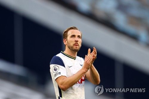 영국 매체 인디펜던트가 21일(한국시간) 잉글랜드 국가대표팀에 합류한 케인이 바이에른 뮌헨에서 첫 우승을 차지한다면 개인 타이틀, 발롱도르에도 더 다가갈 수 있을 거라고 말했다고 전했다.&nbsp;연합뉴스