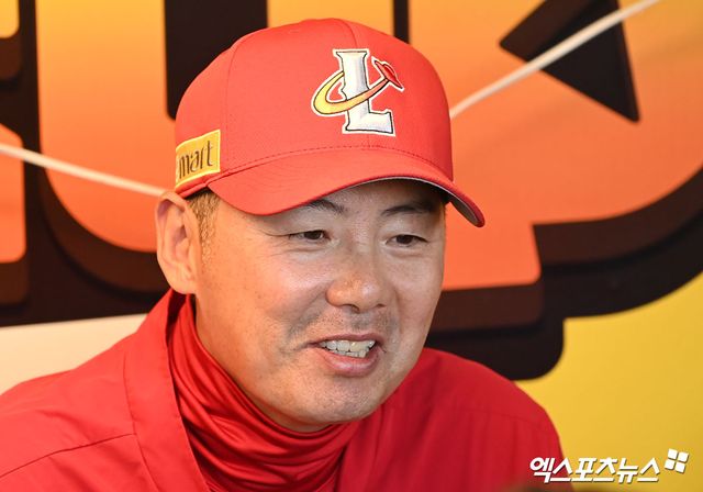 2022 시즌 KBO리그 최초의 와이어 투 와이어 통합우승을 견인했던 김원형 전 SSG 랜더스 감독이 21일 2026 월드베이스볼클래식(WBC) 국가대표팀 투수코치로 선임됐다. 사진 엑스포츠뉴스 DB