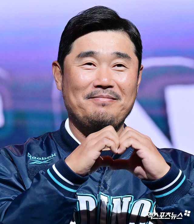 이호준 NC 감독은 20일 서울 송파구 잠실동 롯데호텔 월드에서 열렸다. 인연 있던 김경문 한화 감독과 염경엽 LG 감독에게 많은 조언을 들었다. 잠실, 김한준 기자