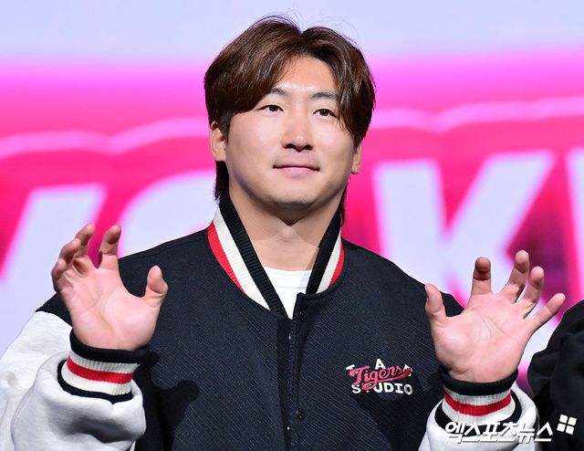 20일 오후 서울 송파구 롯데호텔 월드에서 열린 ‘2025 신한 SOL Bank KBO 미디어데이 & 팬페스트', KIA 나성범이 포즈를 취하고 있다. 잠실, 김한준 기자