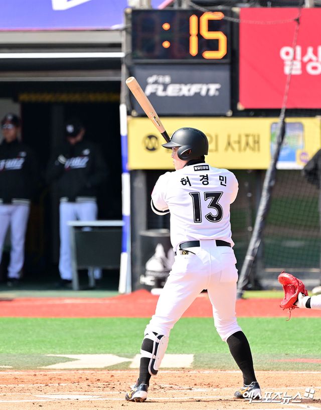 8일 오후 수원KT위즈파크에서 열린 '2025 신한 SOL Bank KBO리그' LG 트윈스와 KT 위즈의 시범경기, 1회말 2사 KT 허경민이 타격을 준비하고 있다. 엑스포츠뉴스DB