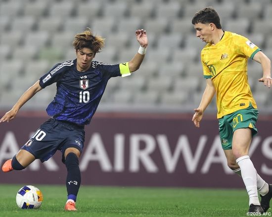 후나코시 유조 감독이 이끄는 일본 U-20 축구대표팀이 21일(한국시간) 스페인 발렌시아 베니도롬에 있는 에스타디오 무니시팔 길레르모 아모르에서 열린 프랑스 U-20 대표팀과의 스페인 4개국 친선대회 첫 경기에서 3-1로 완승을 거뒀다.&nbsp;일본축구협회