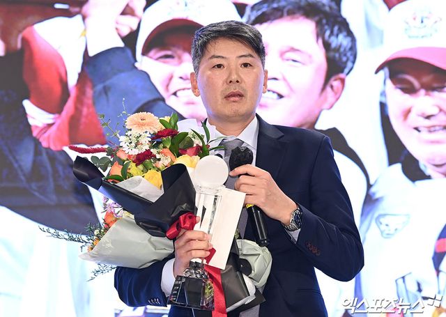 2022 시즌 KBO리그 최초의 와이어 투 와이어 통합우승을 견인했던 김원형 전 SSG 랜더스 감독이 21일 2026 월드베이스볼클래식(WBC) 국가대표팀 투수코치로 선임됐다. 사진 엑스포츠뉴스 DB