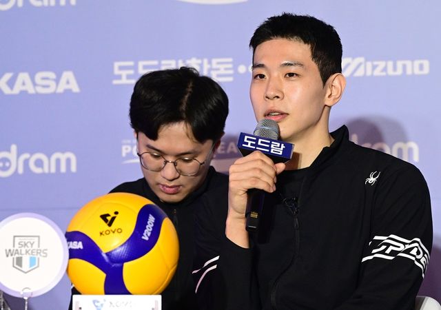 현대캐피탈 황승빈이 21일 V리그 포스트시즌 미디어데이에서 질문에 답하고 있다. KOVO