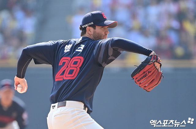 롯데 투수 반즈는 22일 잠실구장에서 열린 '2025 신한 SOL Bank KBO 리그' LG전에서 선발 등판했다. 3이닝 7실점으로 무너져 패전 투수가 될 위기에 놓였다. 잠실, 박지영 기자