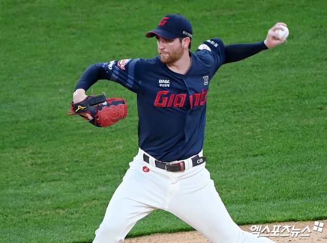 롯데 투수 반즈는 22일 잠실구장에서 열릴 '2025 신한 SOL Bank KBO 리그' LG전에서 선발 등판할 예정이다. KBO리그에 데뷔한 2022시즌 이후 3년만에 LG전 승리 투수를 노린다. 엑스포츠뉴스 DB
