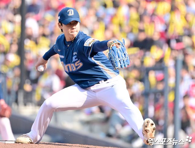 23일 오후 광주기아챔피언스필드에서 열린 '2025 신한 SOL Bank KBO리그' NC 다이노스와 KIA 타이거즈의 경기, 6회말 1사 2루 NC 김민규가 공을 힘차게 던지고 있다. 광주, 김한준 기자