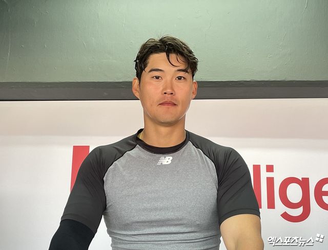 KT 위즈 외야수 배정대가 23일 수원 KT위즈파크에서 열린 한화 이글스와의 홈경기에서 끝내기 안타를 친 뒤 인터뷰에 임하고 있다. 수원, 최원영 기자